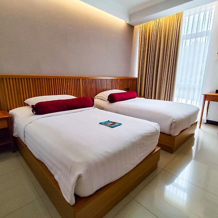 Ivory Hotel Bandung Exterior photo