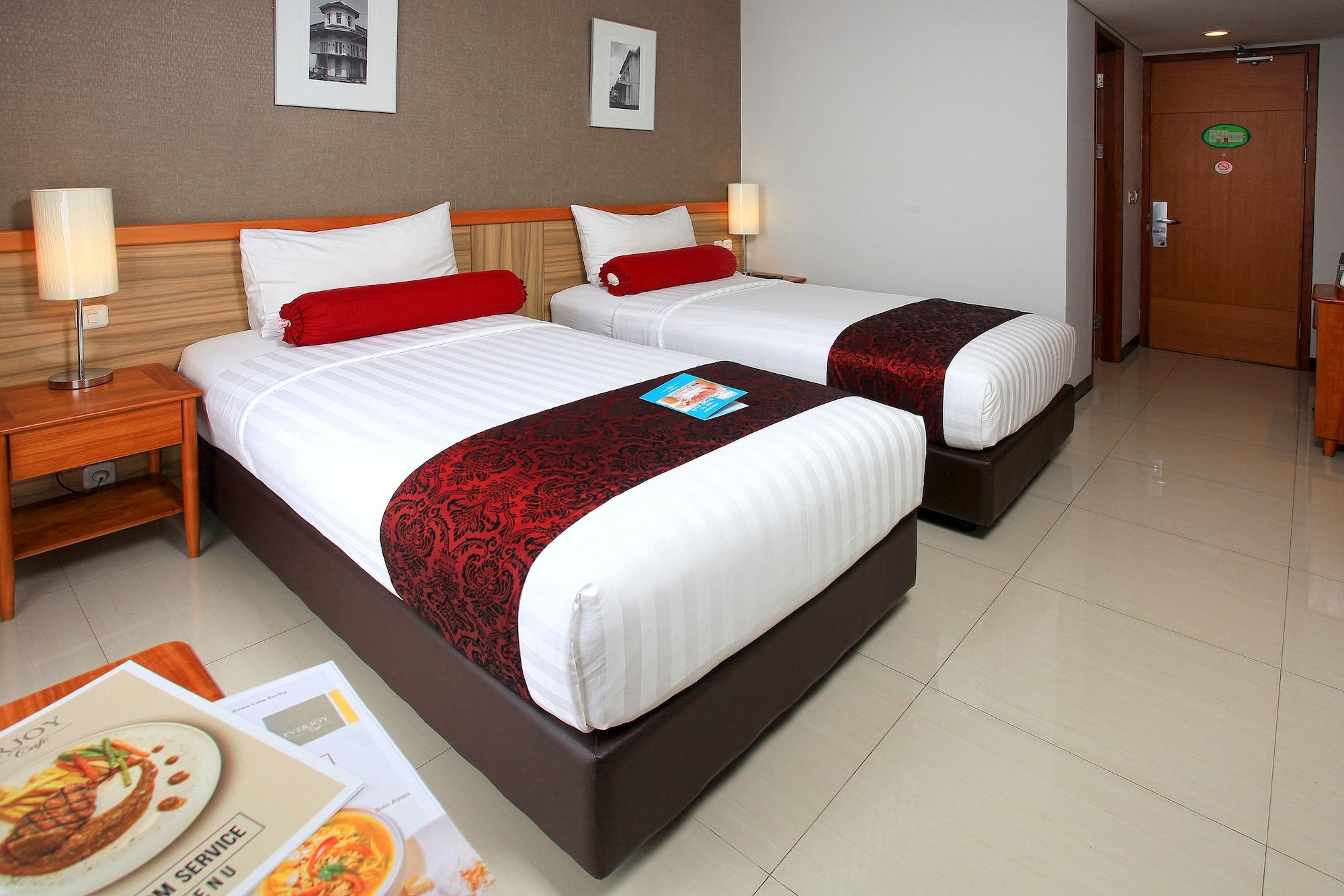 Ivory Hotel Bandung Exterior photo