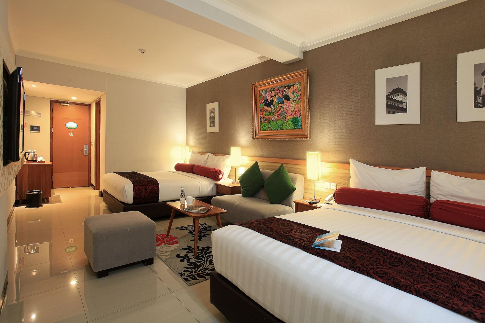 Ivory Hotel Bandung Exterior photo