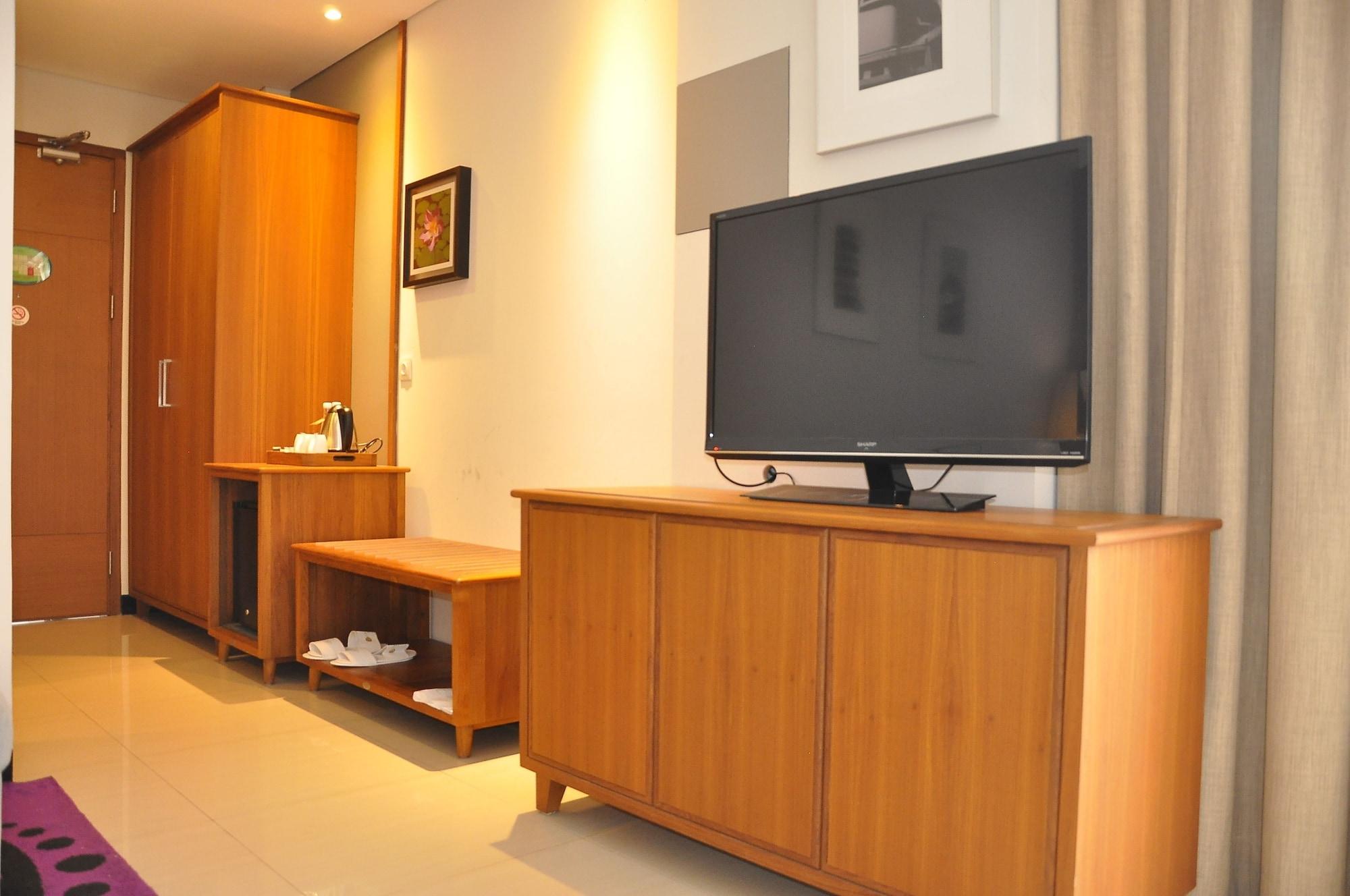 Ivory Hotel Bandung Exterior photo
