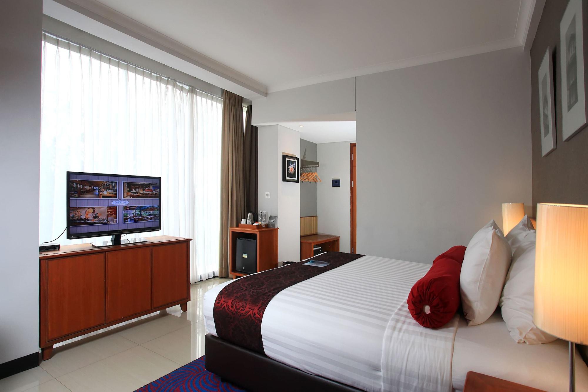 Ivory Hotel Bandung Exterior photo