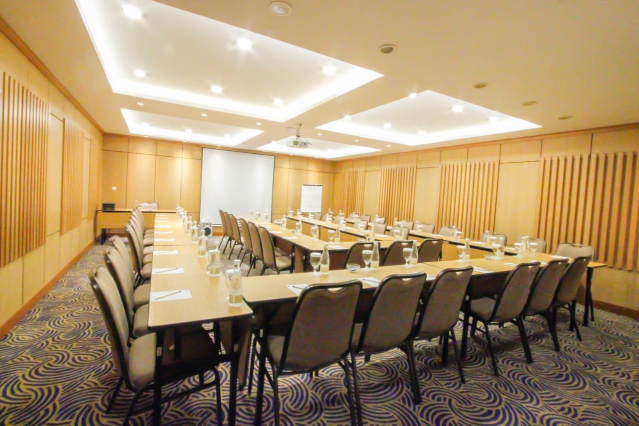 Ivory Hotel Bandung Exterior photo