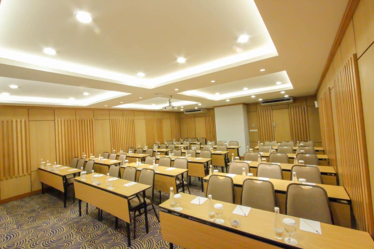 Ivory Hotel Bandung Exterior photo