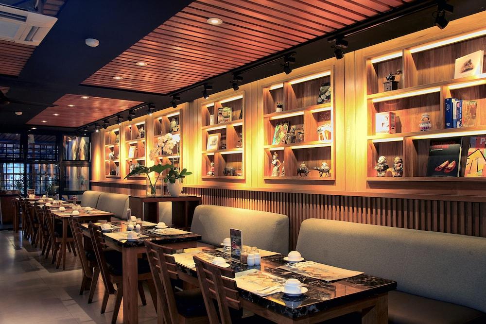 Ivory Hotel Bandung Exterior photo