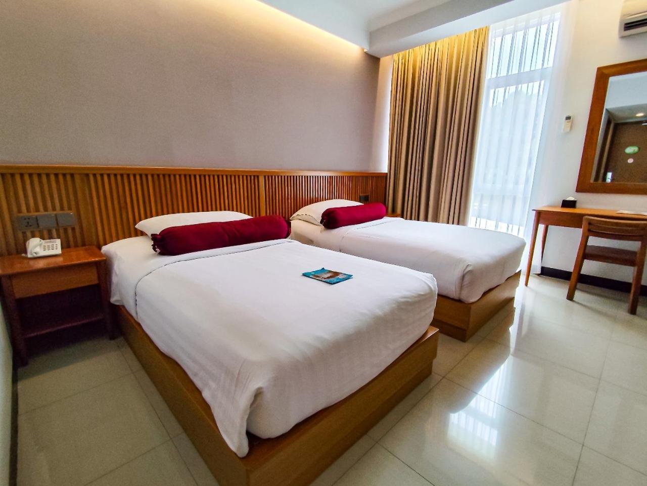 Ivory Hotel Bandung Exterior photo
