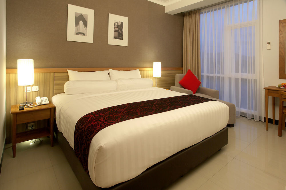 Ivory Hotel Bandung Exterior photo