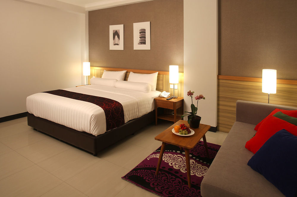 Ivory Hotel Bandung Exterior photo