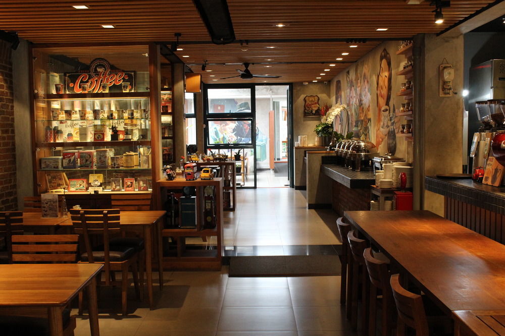 Ivory Hotel Bandung Exterior photo