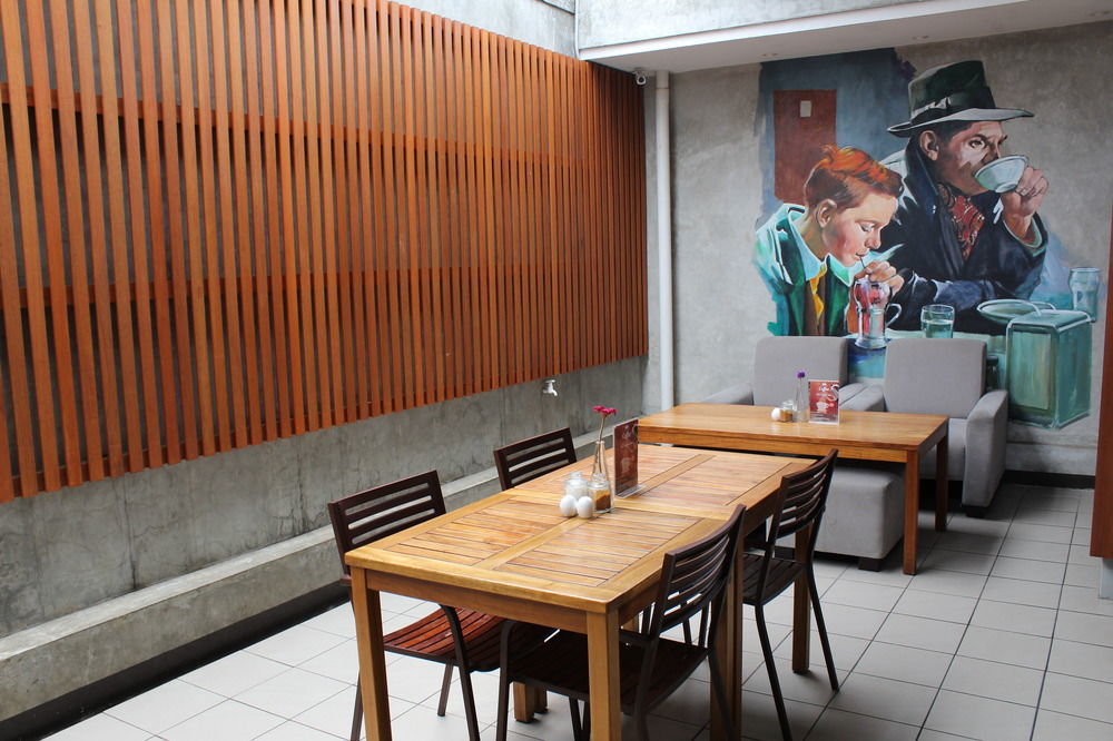 Ivory Hotel Bandung Exterior photo
