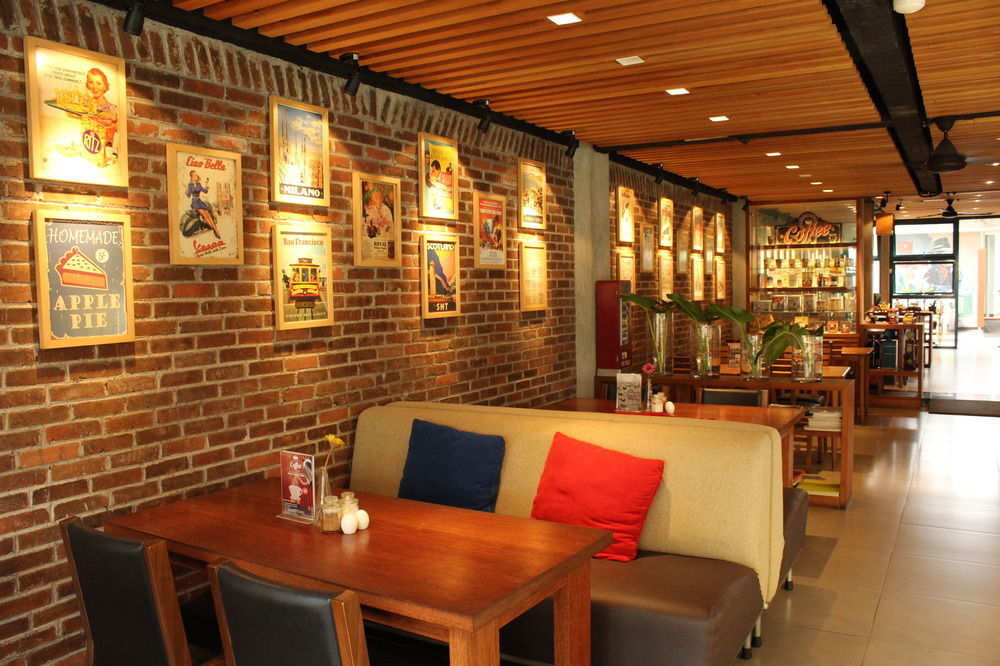 Ivory Hotel Bandung Exterior photo