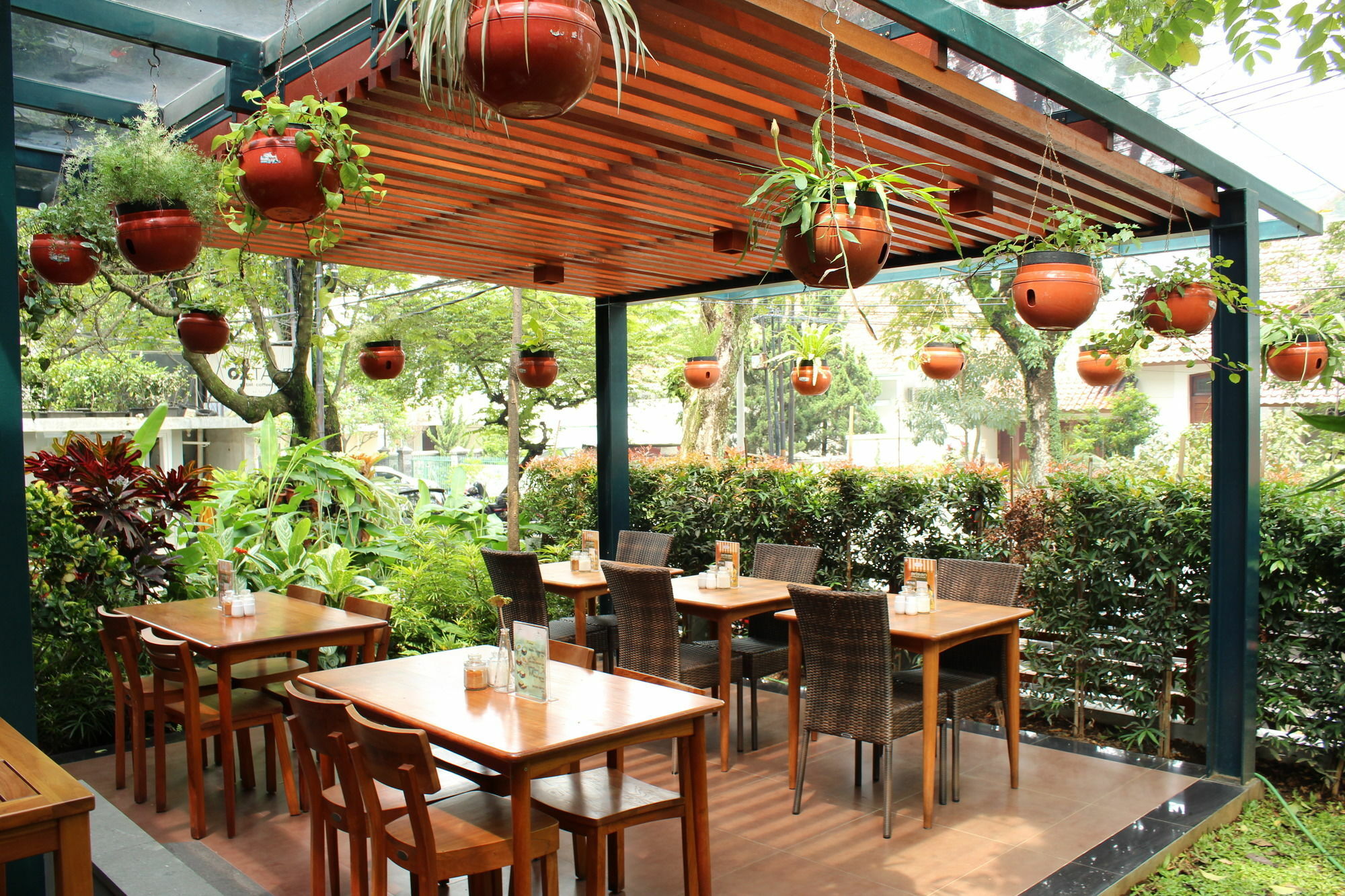 Ivory Hotel Bandung Exterior photo